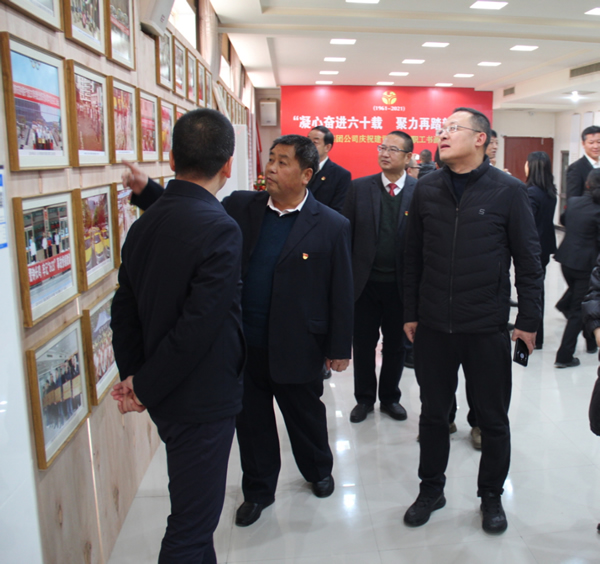 隴運(yùn)集團(tuán)慶祝建司60周年職工書(shū)畫(huà)攝影展開(kāi)幕