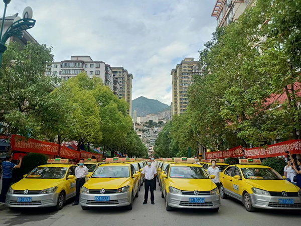 “愛心送考、奉獻(xiàn)社會”---隴運(yùn)集團(tuán)在行動